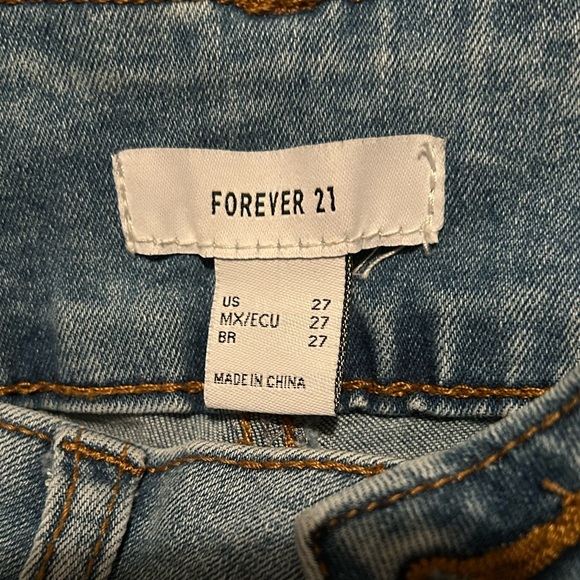 Forever 21 stretch jeans. Size 27. EUC. - Picture 3 of 5